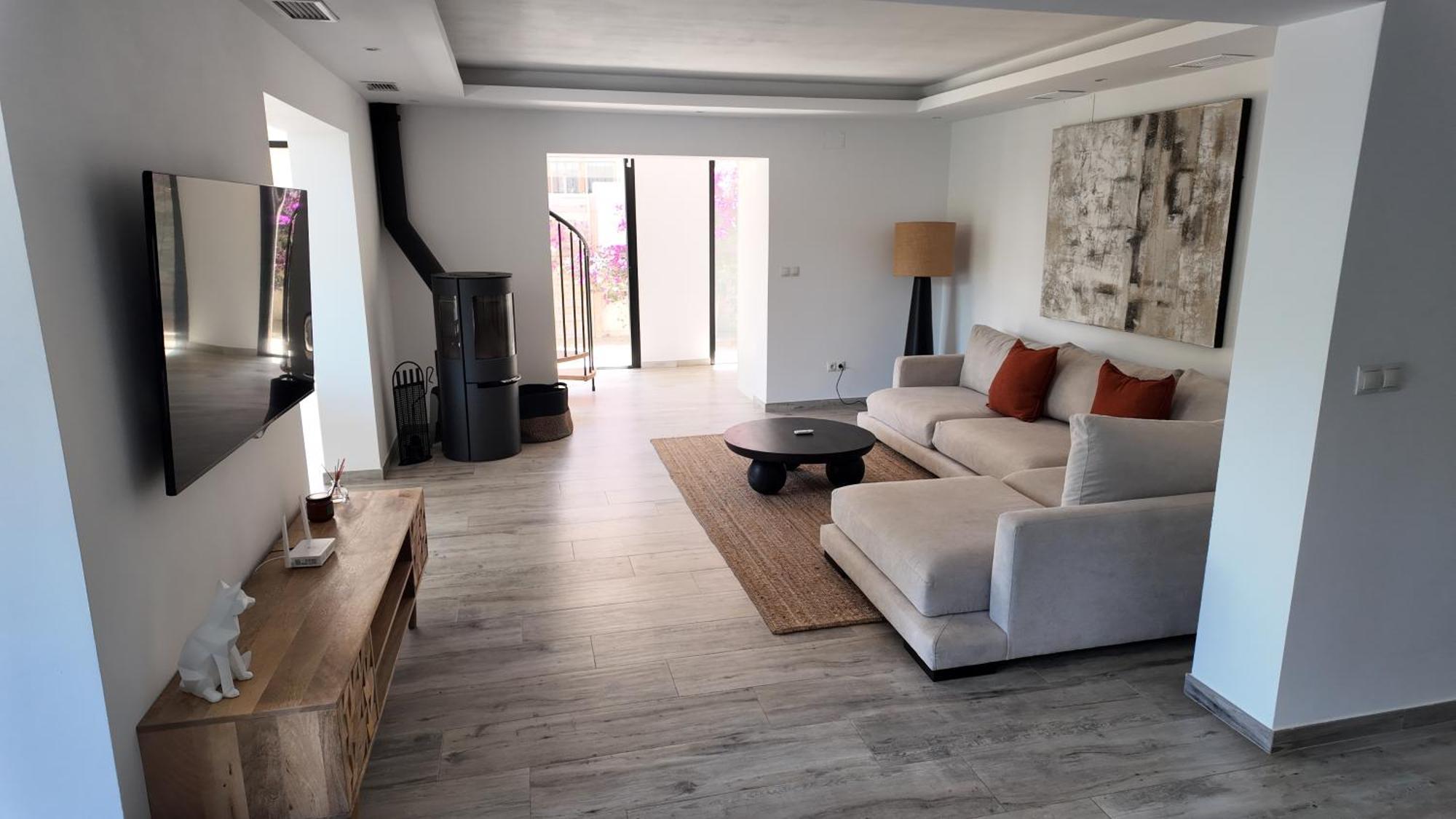 Villa Casa Bahari Near The With Pool, Bbq, And Lounge