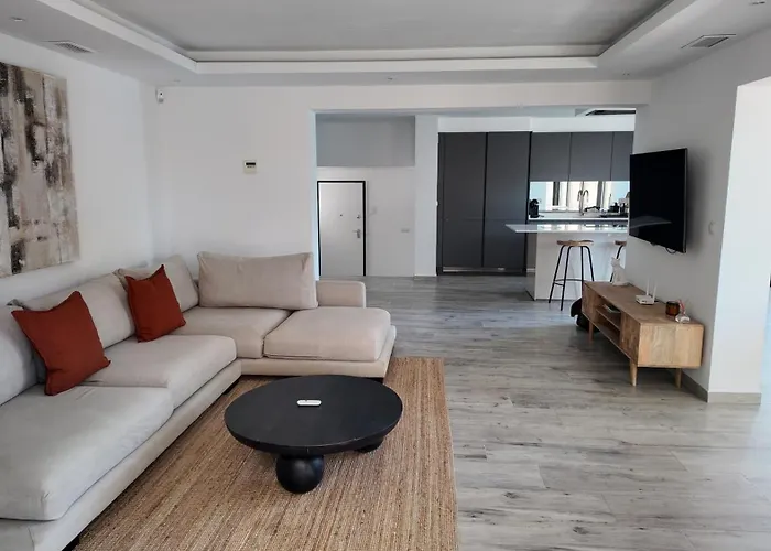 Casa Bahari Near The Beach With Pool, Bbq, And Lounge