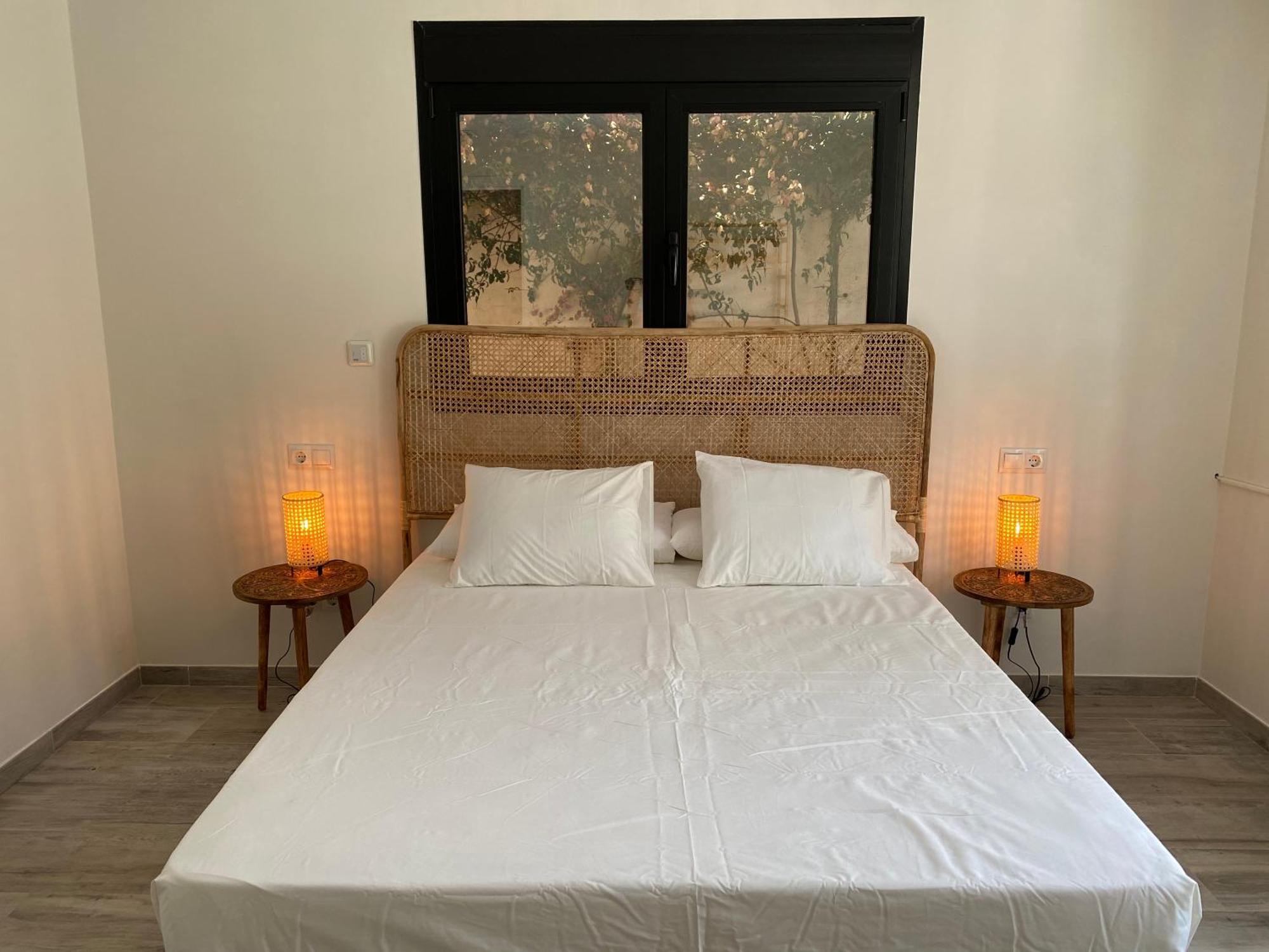 Casa Bahari Near The With Pool, Bbq, And Lounge