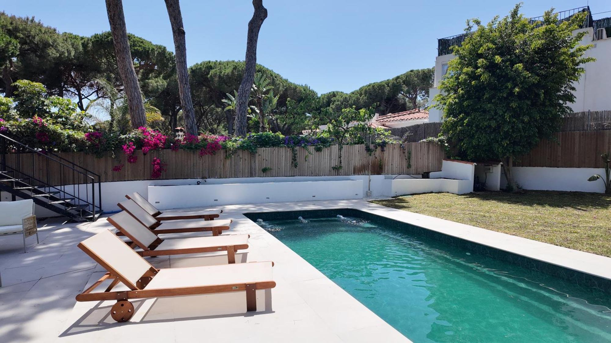 Casa Bahari Near The With Pool, Bbq, And Lounge Villa